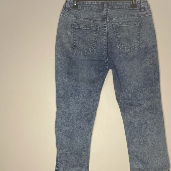 Capris - Picture 2 of 2